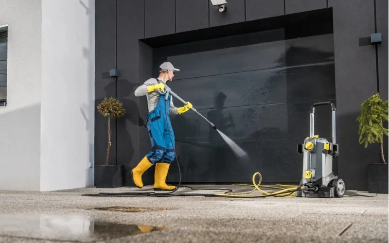 Exterior storefront entrance cleaning for commercial property in Seattle