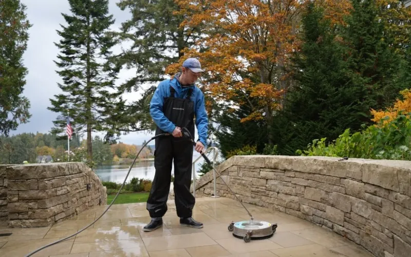 Commercial cleaning and maintenance service for business property in Kitsap County