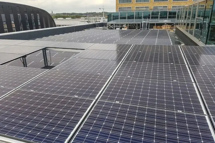 Commercial rooftop solar panel cleaning results