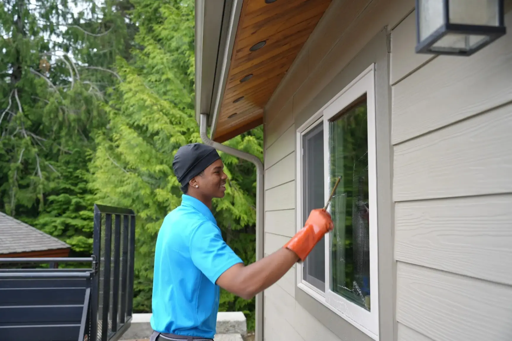 Residential window cleaning service for homes in Bremerton Washington
